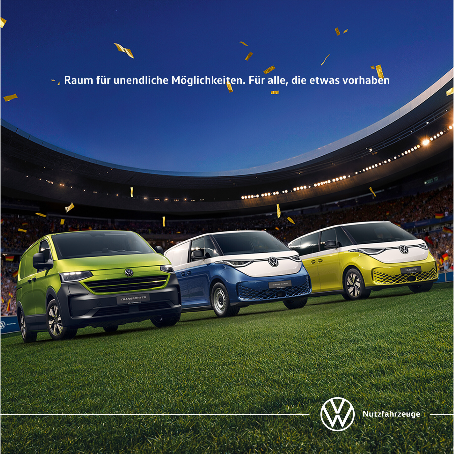 Drei Nutzfahrzeuge der E-Mobilit&auml;t, schr&auml;g in der Dreiviertelansicht in einem Stadion auf einem Rasen